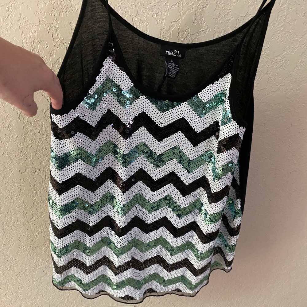 Fun sparkly chevron tank!